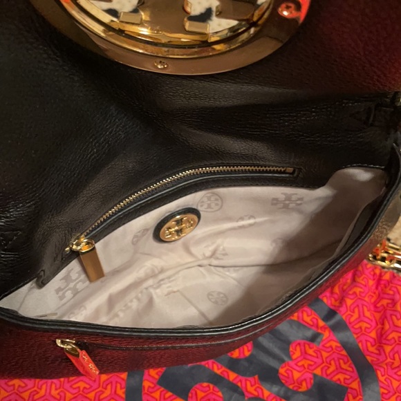 Tory Burch Amanda Convertible Cross Body/Clutch - Picture 4 of 6